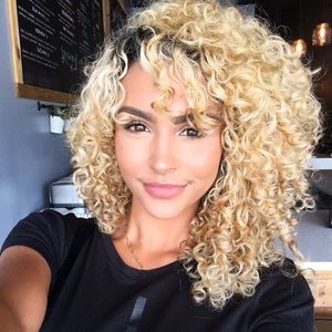 Meet your Posher, Diyanita